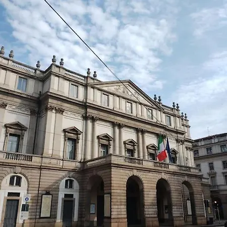 Cordusio Apartment