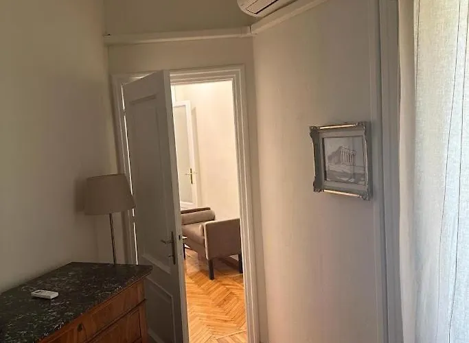 Cordusio Apartment *